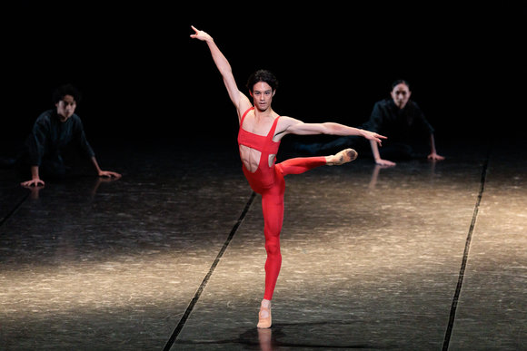 22-0724_Berjart Gala_BhaktiⅢ_Mizuka Ueno_Dan Tsukamoto_5210_photo_Shoko_Matsuhashi.jpg