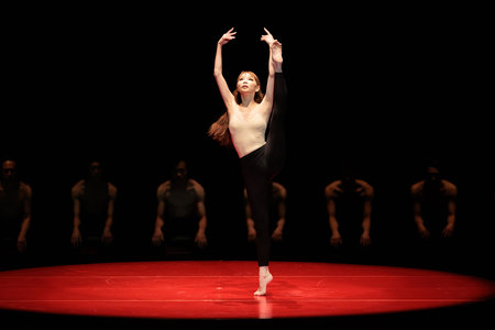 23-0211_Mizuka Ueno On Stasge_Bolero_Mizuka Ueno_2319_photo_Shoko Matsuhashi.jpg