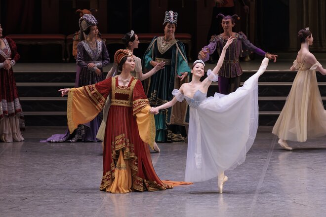 24-0427_Swan Lake_1276_ph Koujiro Yoshikawa.jpg