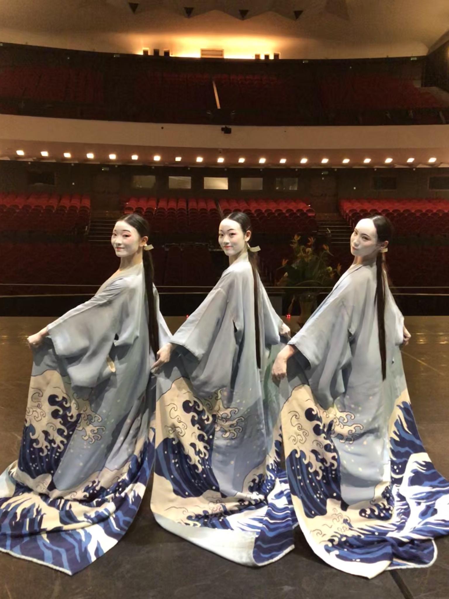 02_ウッチ歌劇場カブキ終演後image2.jpeg