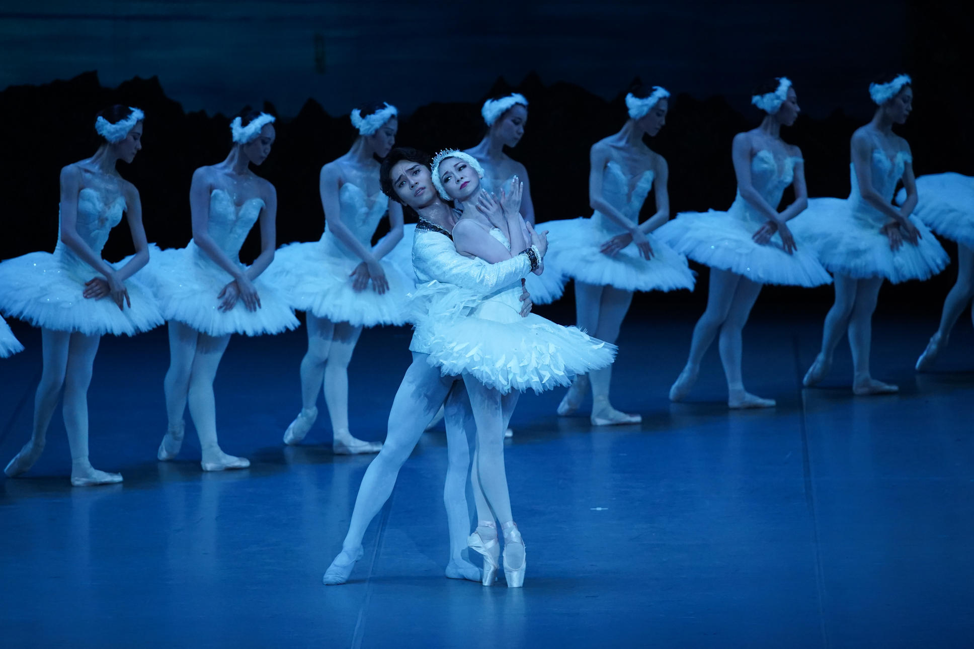 18-0629 SWANLAKE_No.0504_Photo Kiyonori Hasegawa.jpg